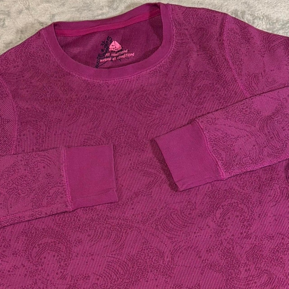 Nike ACG Camo Thermal Long Sleeve Shirt | Magenta | Small